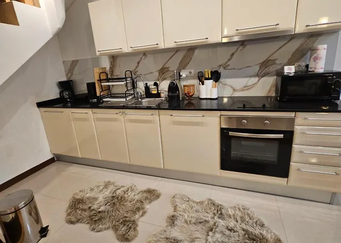 Rezort Zax B7 In Terra Complex